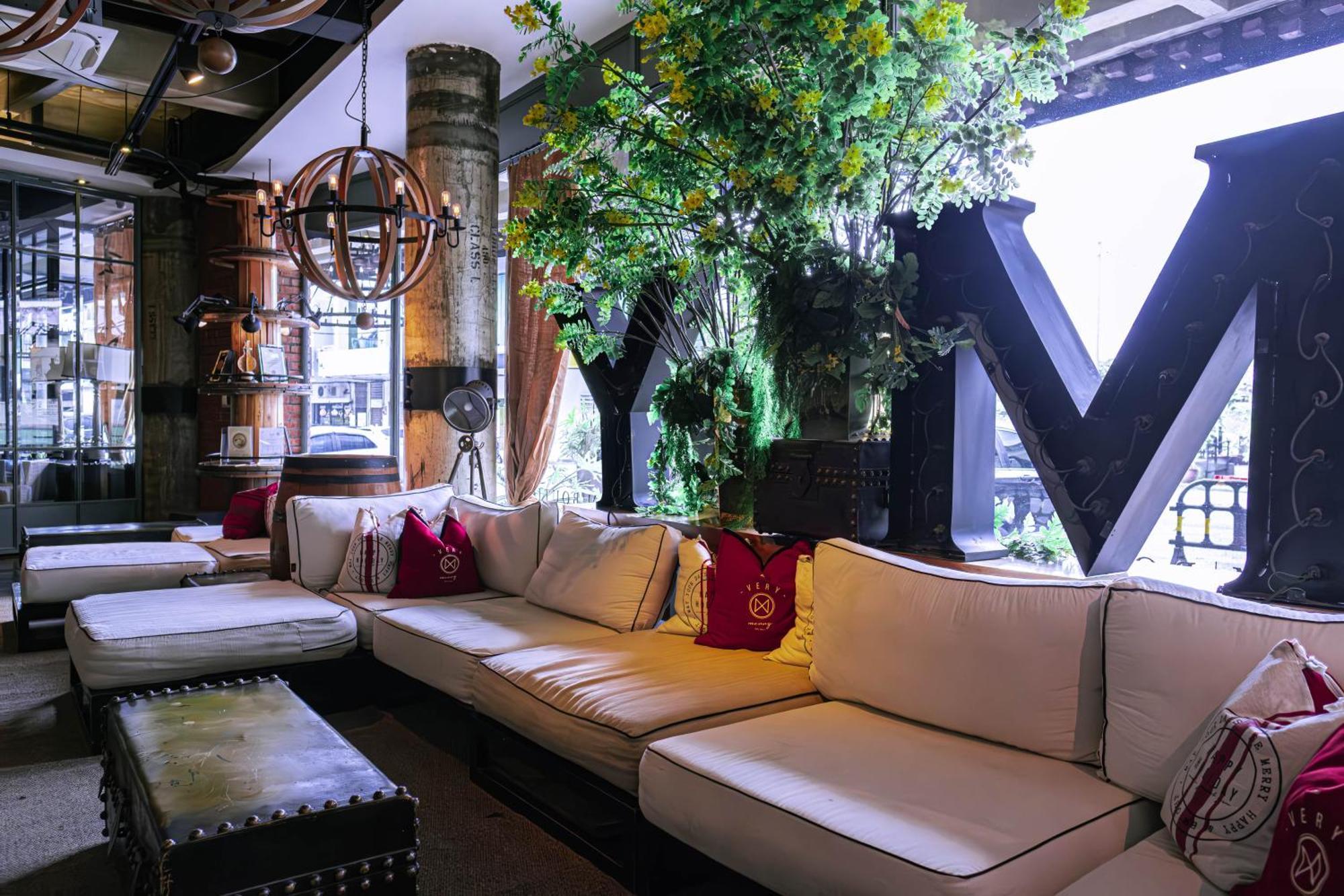 איפוה M Boutique Hotel מראה חיצוני תמונה