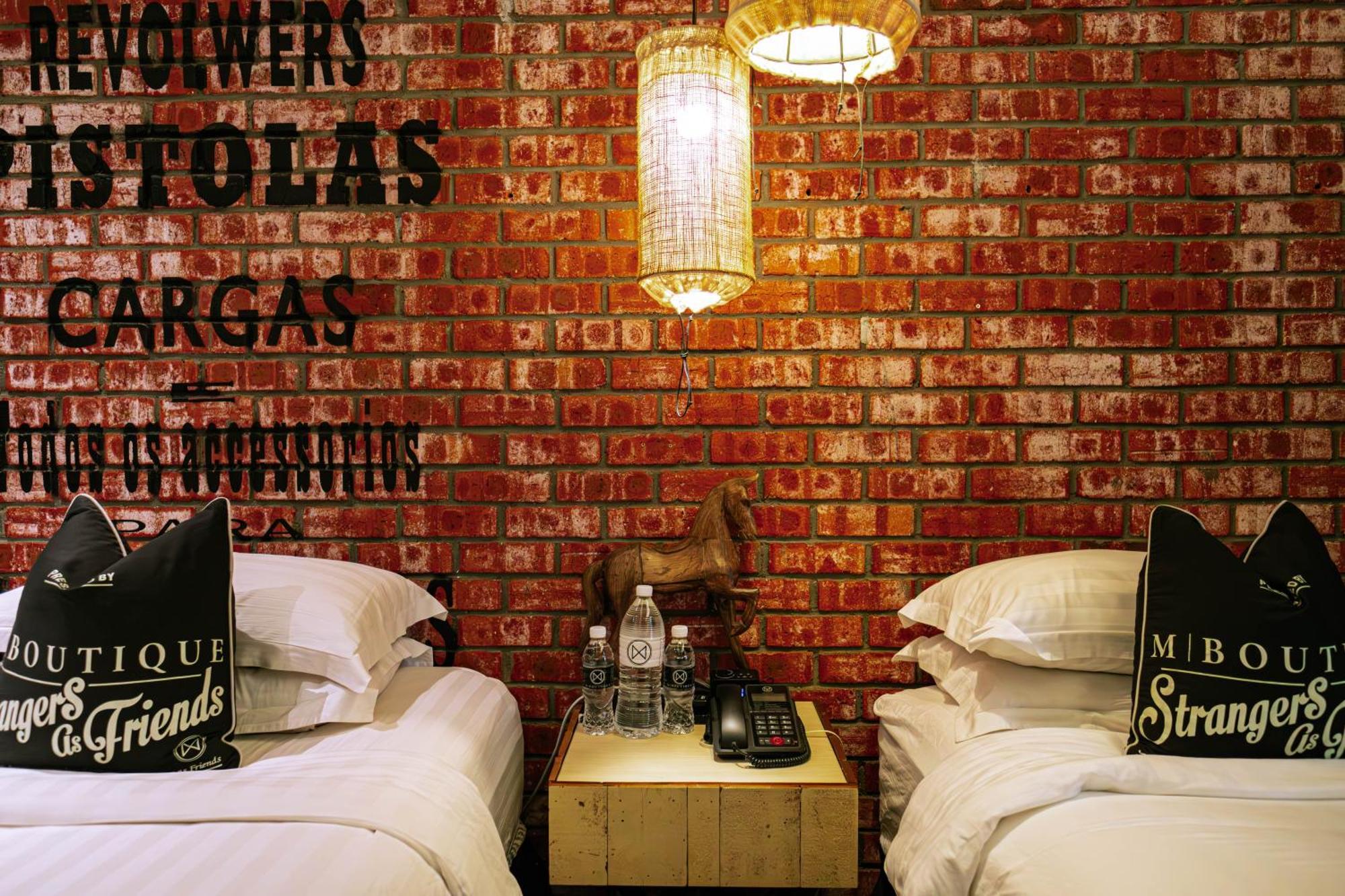 איפוה M Boutique Hotel מראה חיצוני תמונה